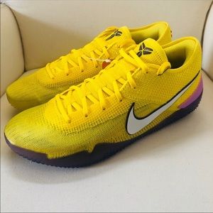 KOBE BRYANT AD NXT 360 YELLOW STRIKE LA LAKERS BRAND NEW!